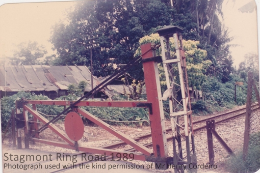 The crossing on the side of the road opposite the hut in 1989 (photograph used with the kind permission of Henry Corderio)..